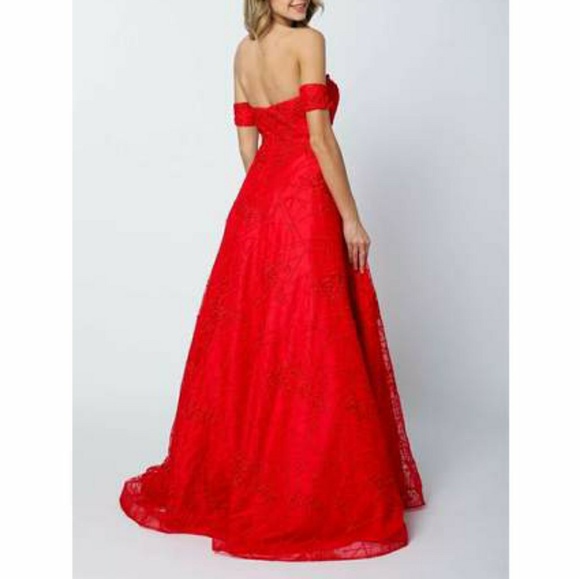 Red or navy blue lace ball gown with arm bands - Picture 3 of 7